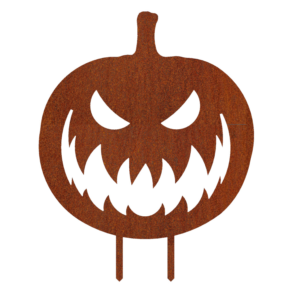 Rostiger Gartenstecker in Kürbisform mit gruseliger Fratze für Halloween-Dekoration, aus Cortenstahl gefertigt, mit Erdspießen zur Befestigung im Garten oder Beet.