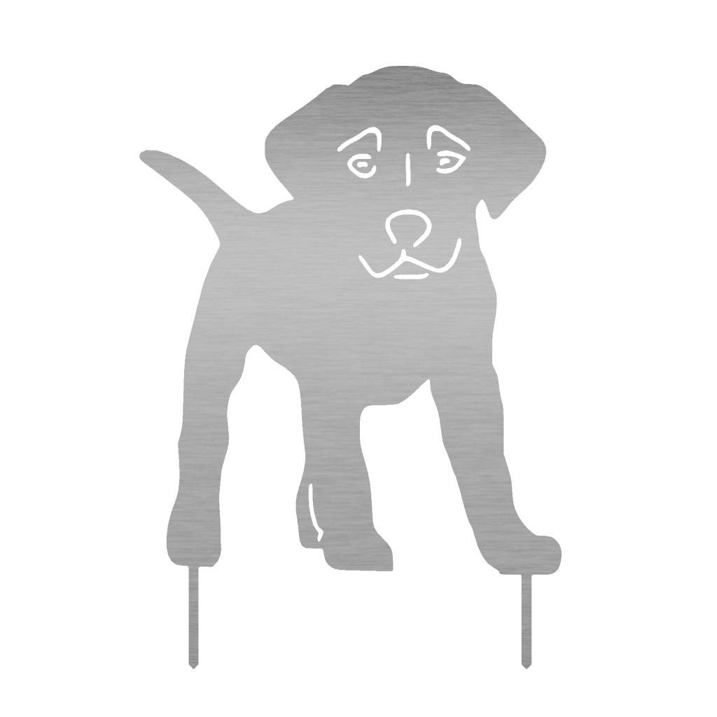 Gartenstecker in Form eines niedlichen Labrador Welpen aus Metall, mit stilisiertem Gesicht und Körper. Zwei Erdspieße am unteren Ende für einfache Platzierung im Garten. Dekorativer Akzent für Hundeliebhaber und Gartenfreunde.