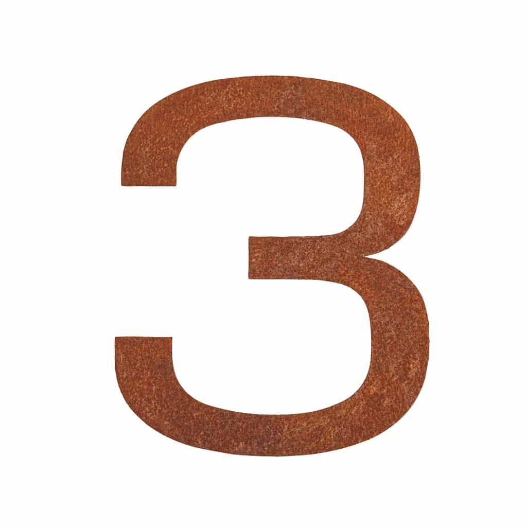 Hausnummer 3 aus Cortenstahl mit Edelrost-Patina, zeitlose Eleganz von Northwood Design, Abmessungen 14,5 x 12,6 cm